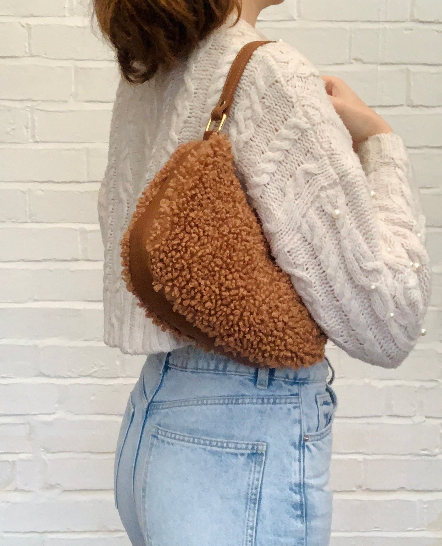 Sac automne-hiver en fausse peau de mouton avec bandoulière en cuir - Aubrey