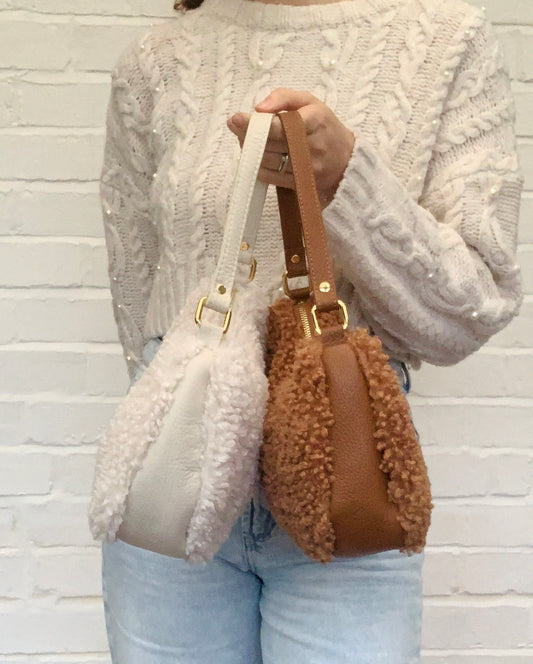 Sac automne-hiver en fausse peau de mouton avec bandoulière en cuir - Aubrey