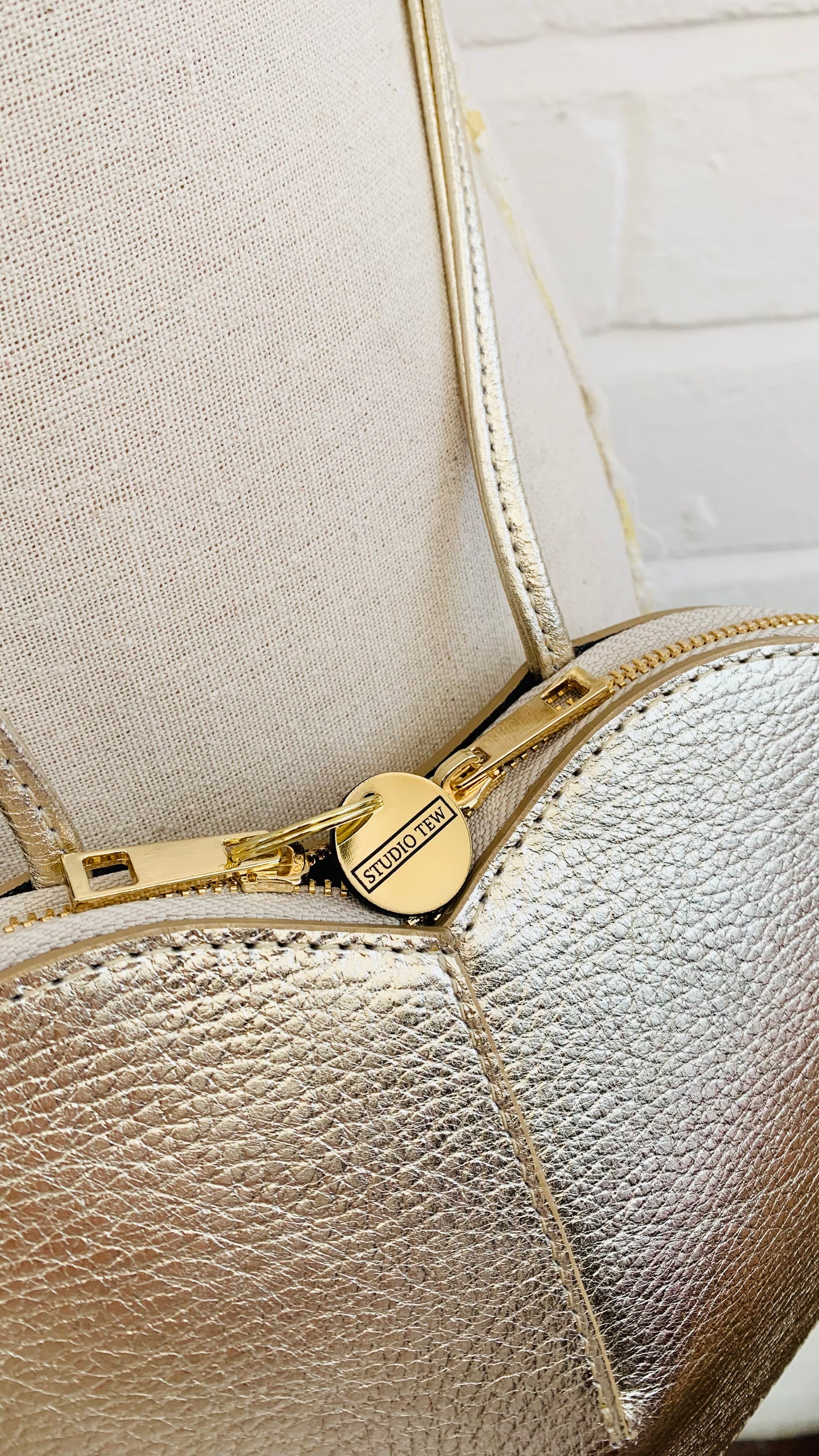 Gold Love Heart Leather Bag - Amour