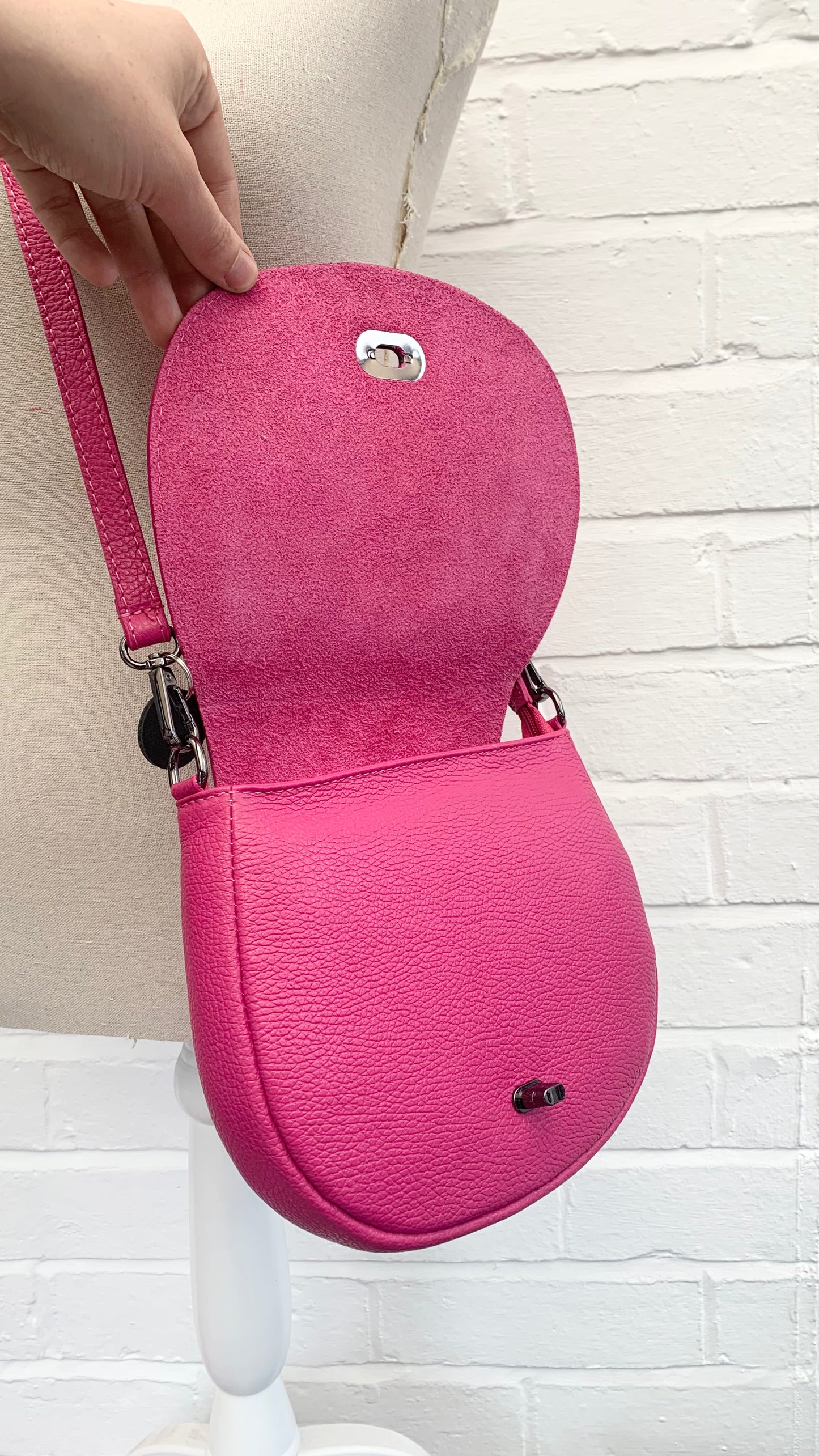 Sac cartable en cuir fuchsia