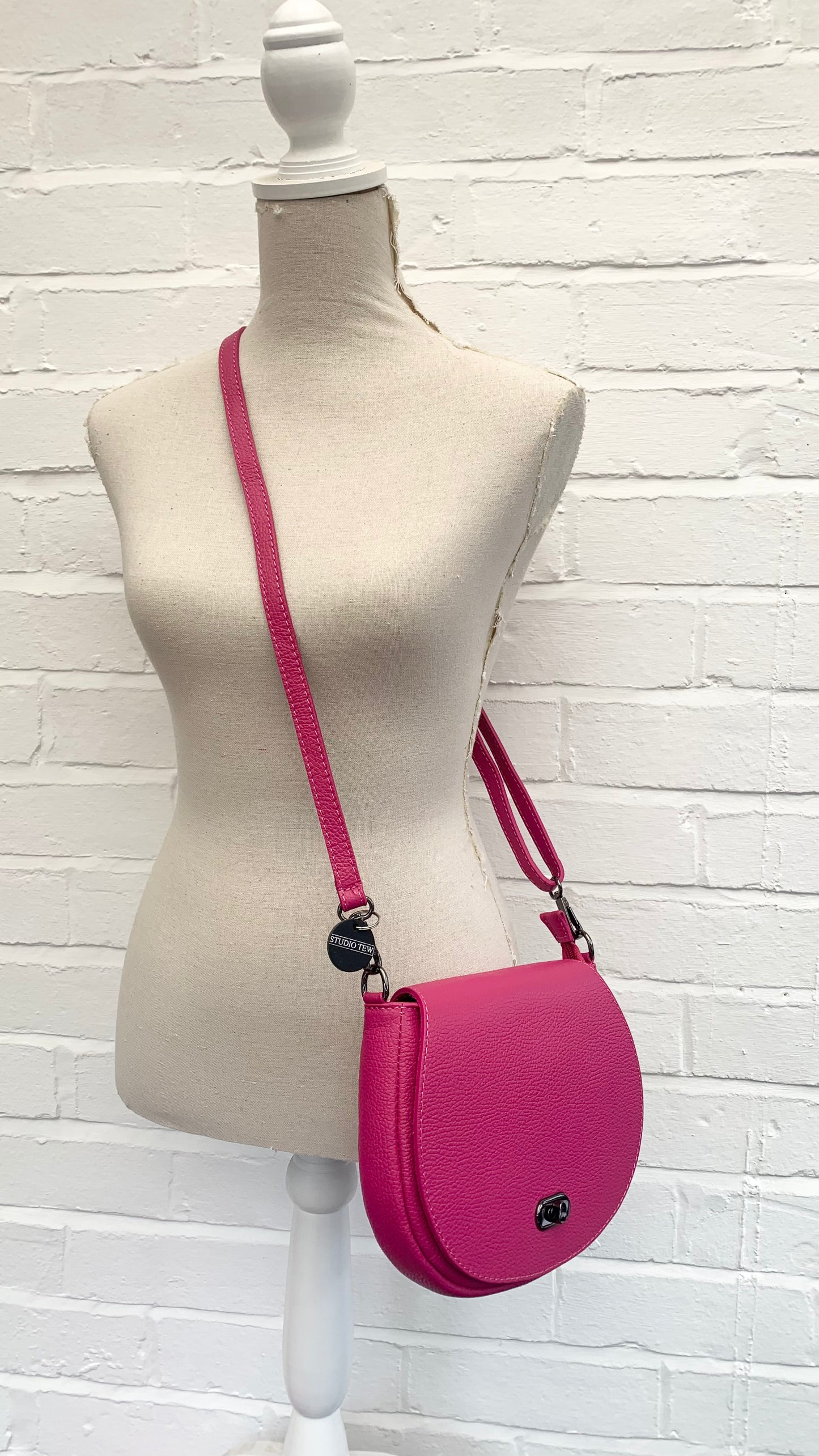 Sac cartable en cuir fuchsia