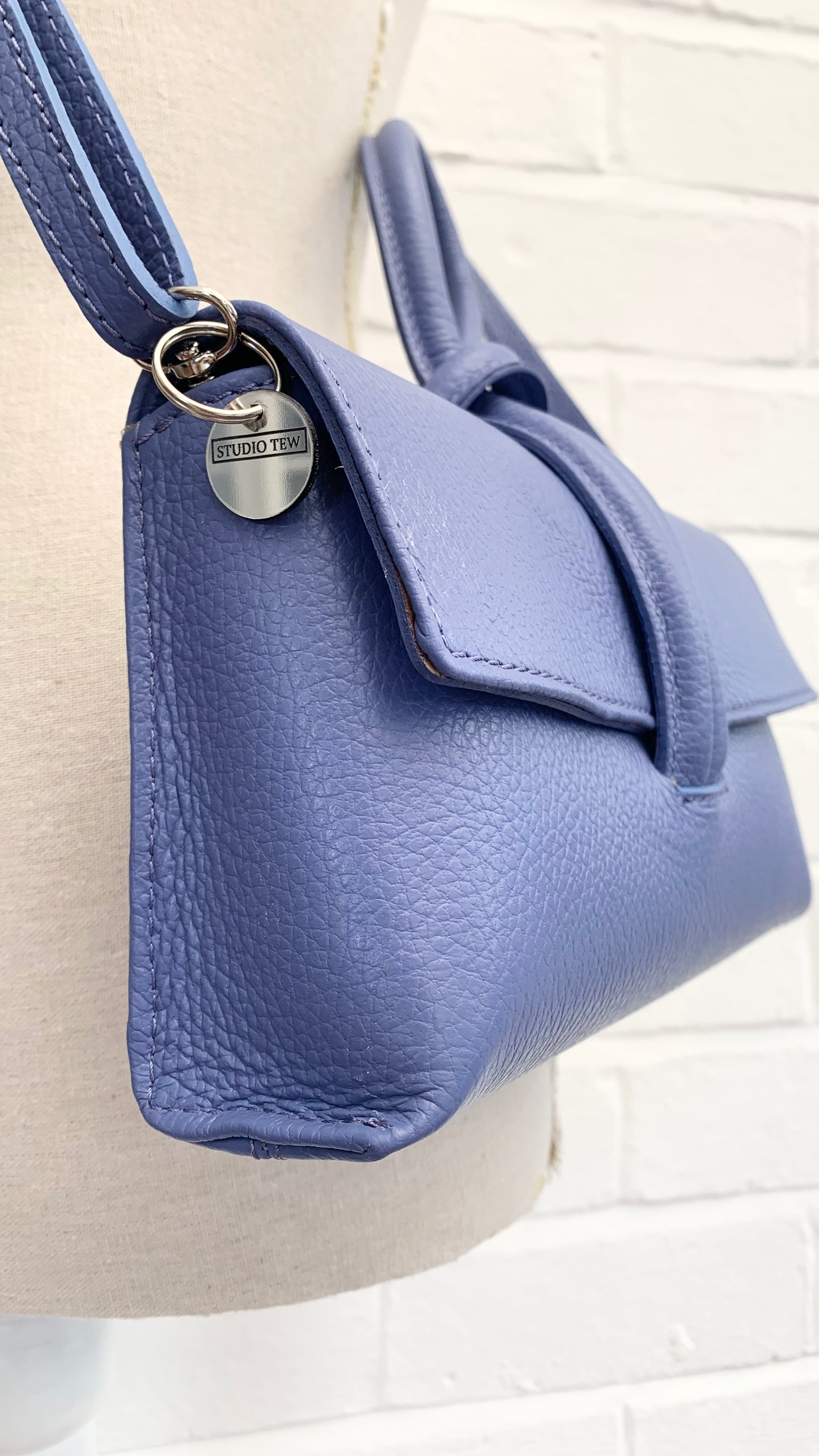 Lilac Leather Loop Handle Bag - Claris