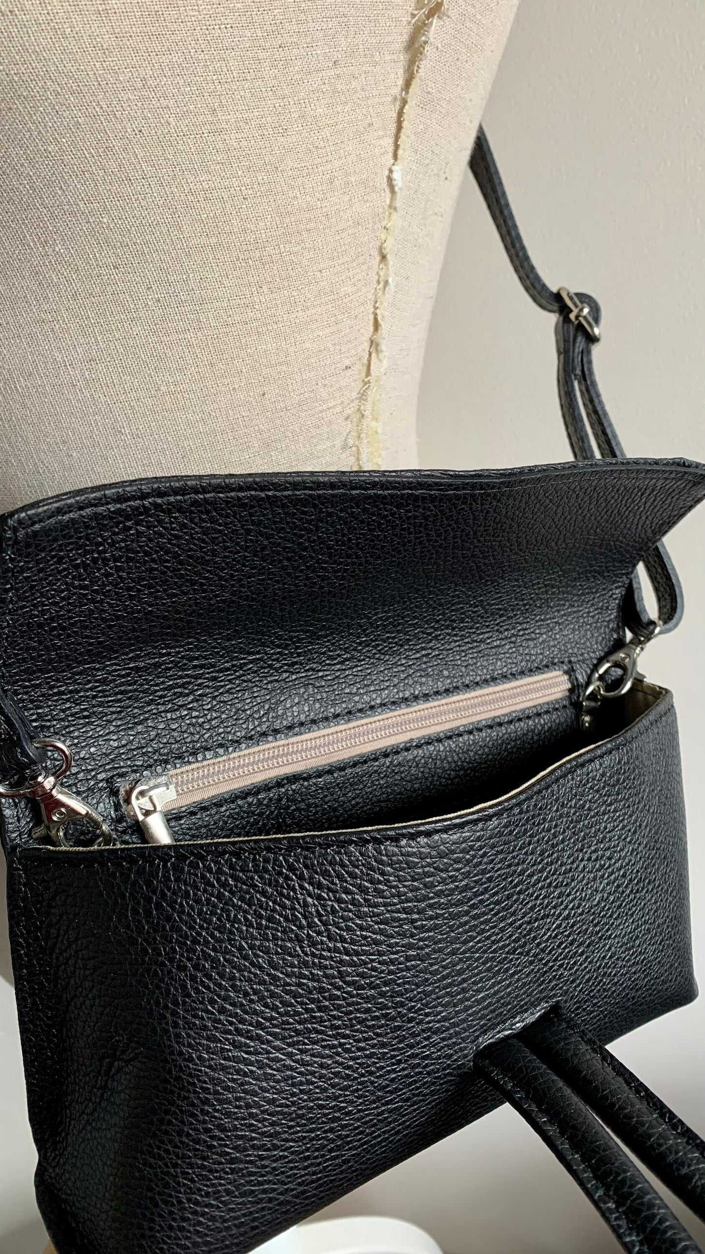 Black Leather Loop Handle Bag - Claris