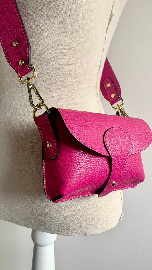 Sac à bandoulière compact en cuir fuchsia - Vogue